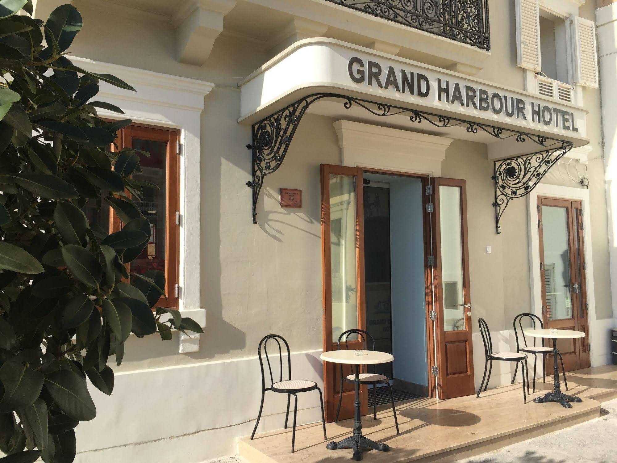 Grand Harbour Hotel วัลเลตตา ภายนอก รูปภาพ